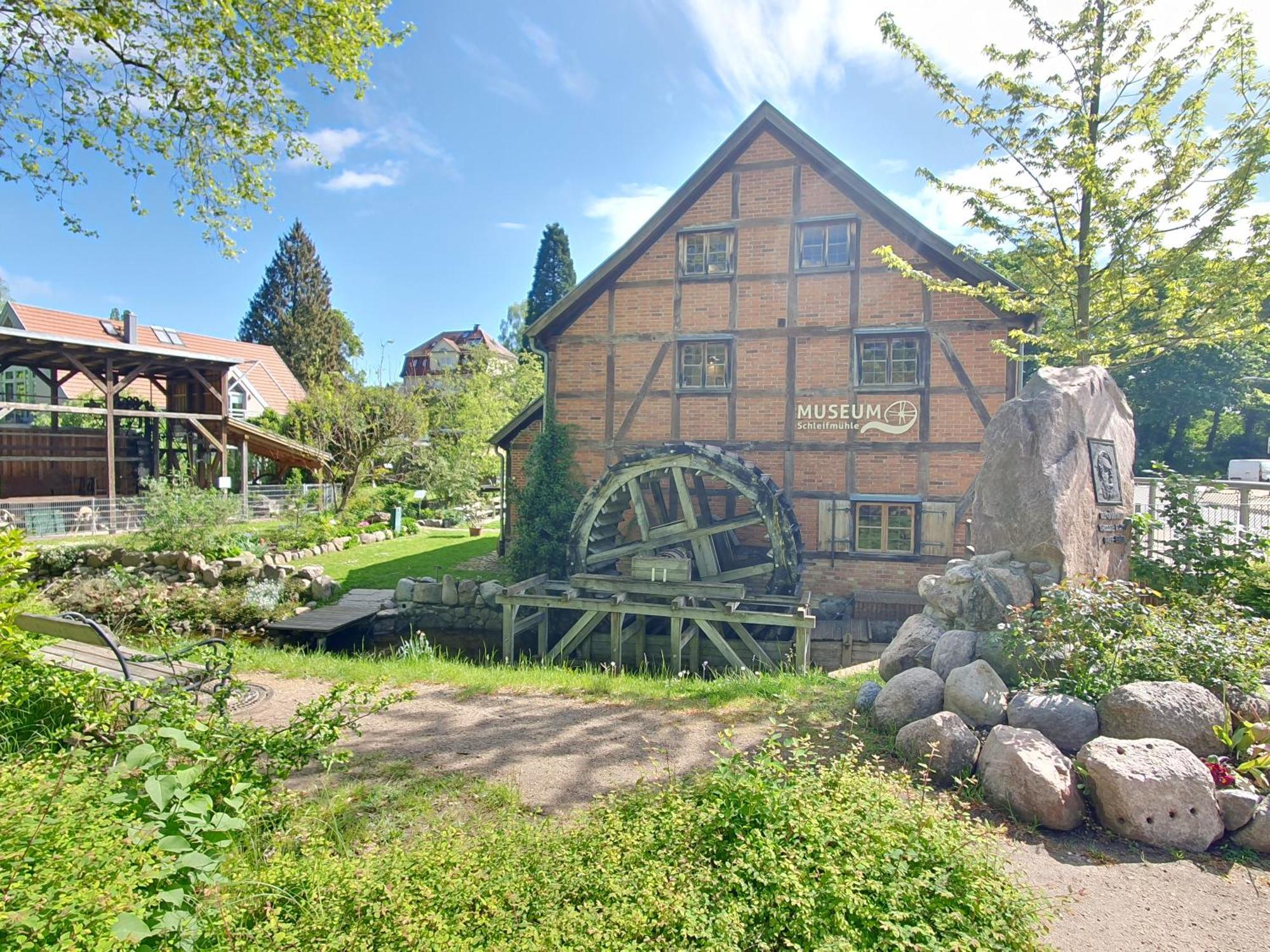 Neumuehler Hof- Ferienwohnung "Thomas" 3 Zimmer,3 Baeder Mit Dusche, Kostenfreie Parkplaetze Vor Dem Haus 슈베린 외부 사진